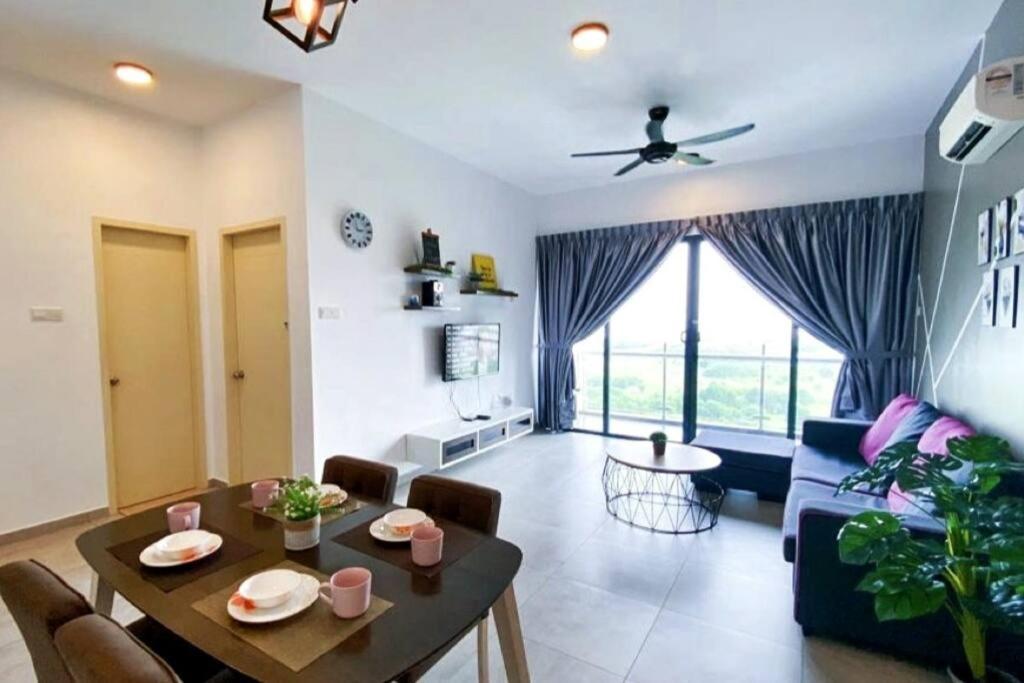 Apartment Seaview! Big&kid Swimming Pool Atlantis Comfy 4-10pax 5 Mins To Jonker & Town *