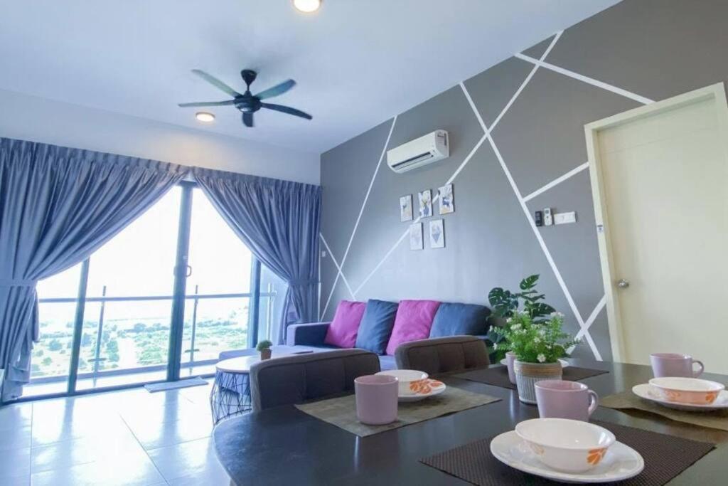 Seaview! Big&kid Swimming Pool Atlantis Comfy 4-10pax 5 Mins To Jonker & Town Apartment Malacca